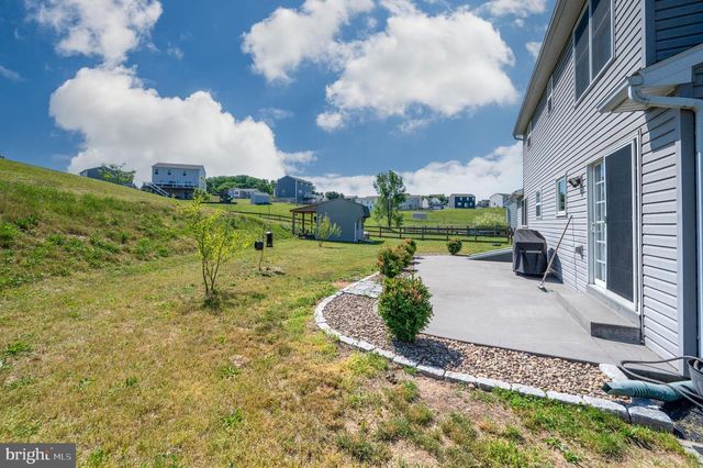 18 ALBANS CT, Bernville, PA 19506