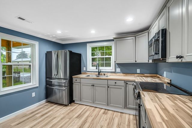 1300 Ludie Street, Dalton, GA 30720