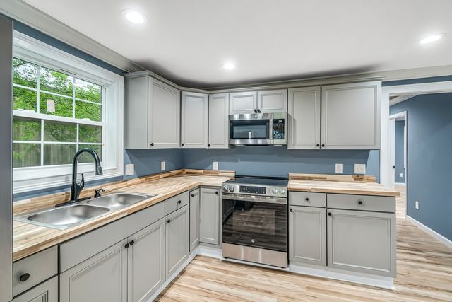 1300 Ludie Street, Dalton, GA 30720