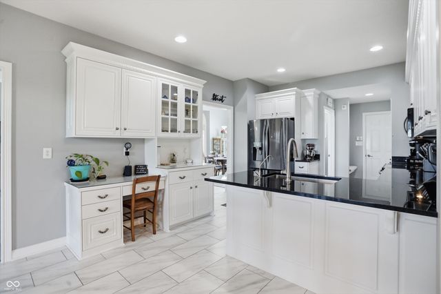 2900 Abbotsbury Court, Greenwood, IN 46143