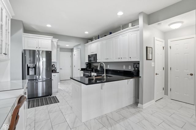 2900 Abbotsbury Court, Greenwood, IN 46143