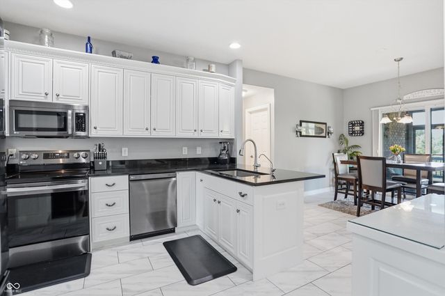2900 Abbotsbury Court, Greenwood, IN 46143
