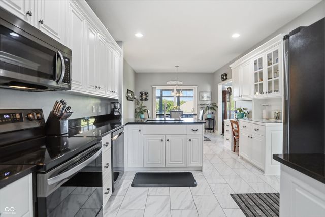 2900 Abbotsbury Court, Greenwood, IN 46143