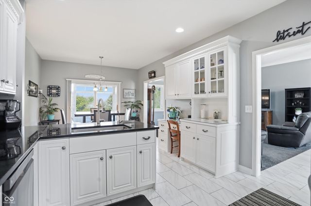 2900 Abbotsbury Court, Greenwood, IN 46143