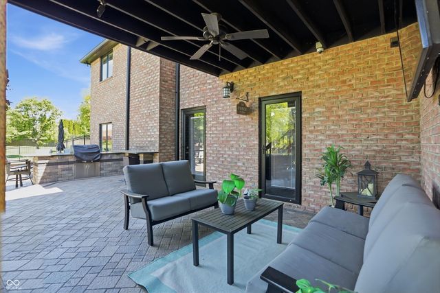 2900 Abbotsbury Court, Greenwood, IN 46143