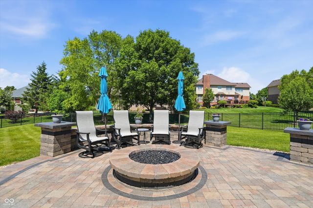2900 Abbotsbury Court, Greenwood, IN 46143