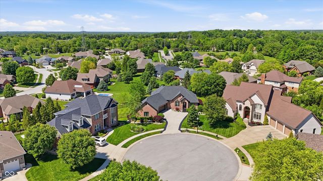 2900 Abbotsbury Court, Greenwood, IN 46143