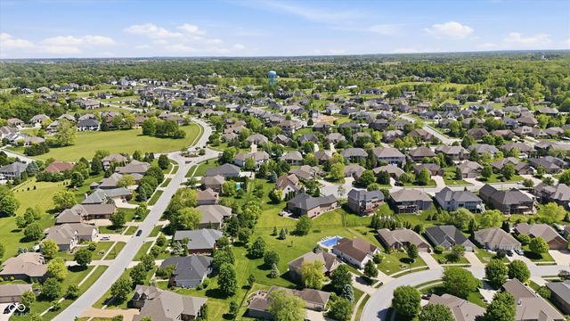 2900 Abbotsbury Court, Greenwood, IN 46143
