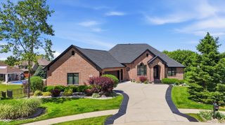 2900 Abbotsbury Court, Greenwood, IN 46143