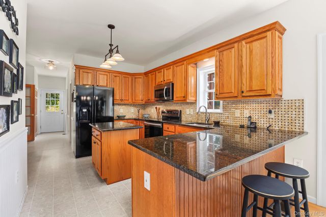 74 Willow Brook Ridge, Clinton Corners, NY 12514