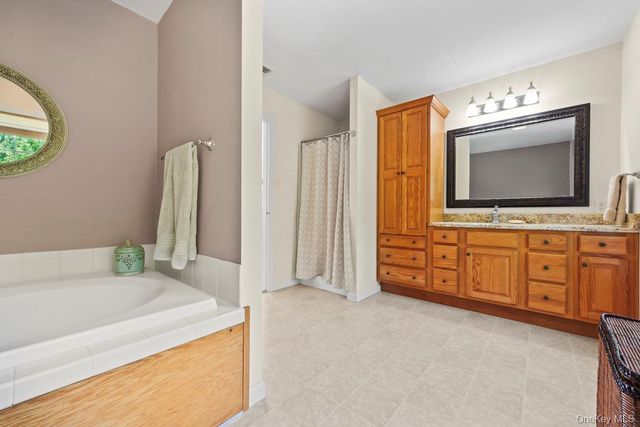 74 Willow Brook Ridge, Clinton Corners, NY 12514