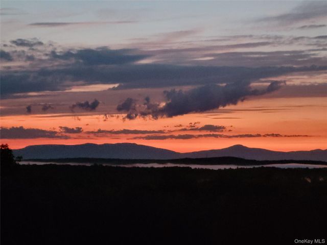 74 Willow Brook Ridge, Clinton Corners, NY 12514