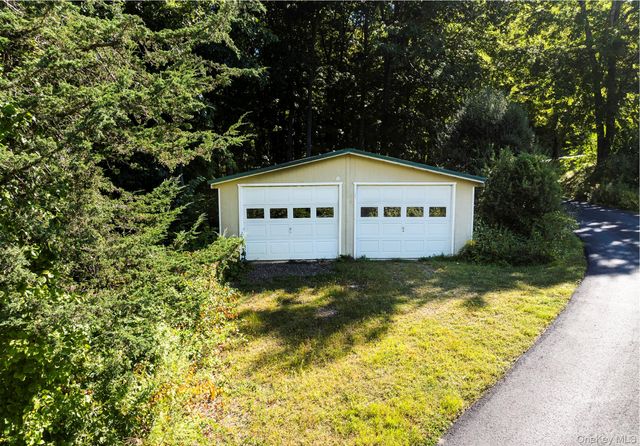 74 Willow Brook Ridge, Clinton Corners, NY 12514