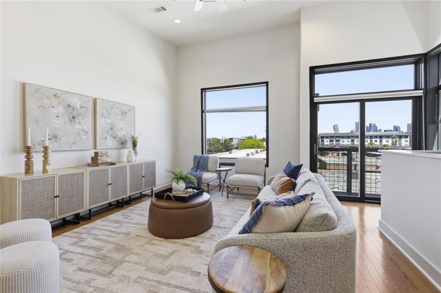 1702 S Lamar BLVD 12, Austin, TX 78704