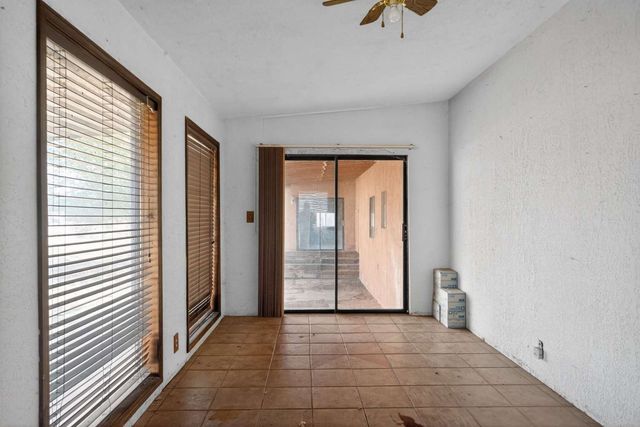 4 Barranquenos, Santa Fe, NM 87506