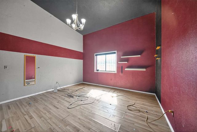 4 Barranquenos, Santa Fe, NM 87506