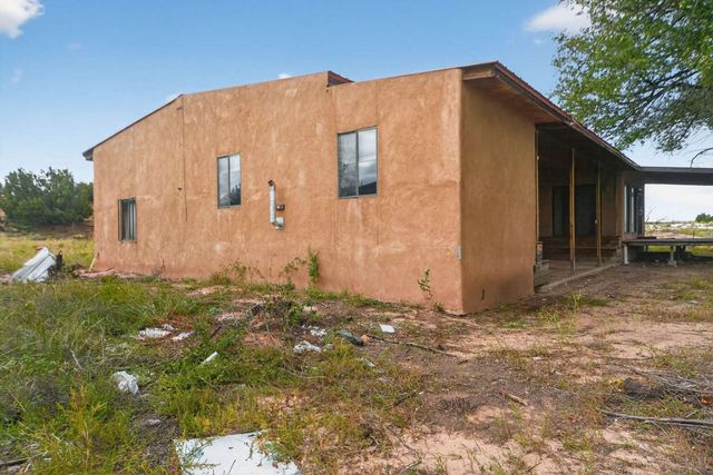 4 Barranquenos, Santa Fe, NM 87506