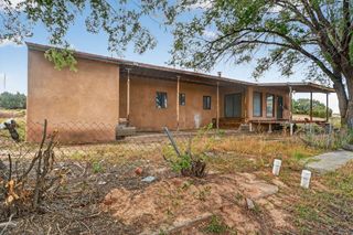 4 Barranquenos, Santa Fe, NM 87506