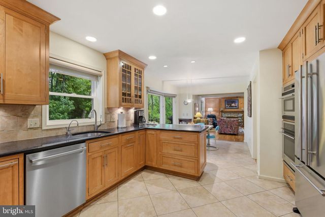 9437 REACH RD, Potomac, MD 20854