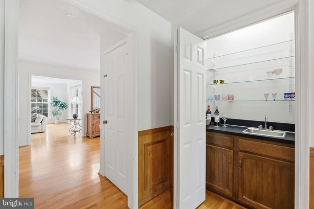 9437 REACH RD, Potomac, MD 20854