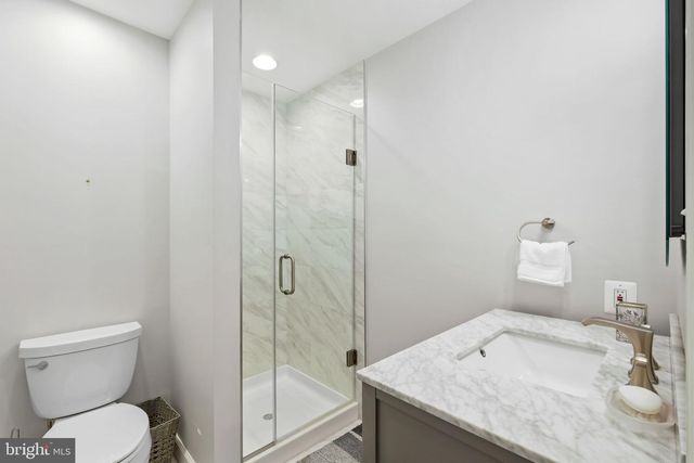9437 REACH RD, Potomac, MD 20854