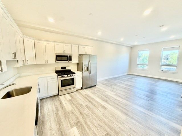 5 Fremont 105, Winthrop, MA 02152