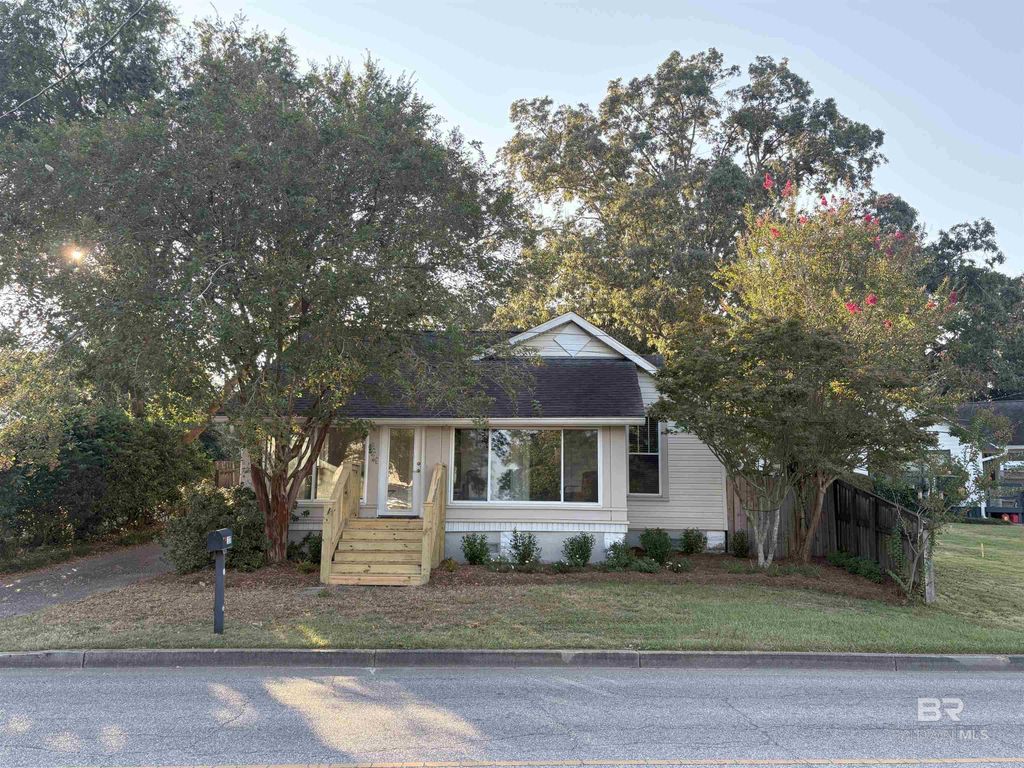 217 S Mobile Street, Fairhope, AL 36532