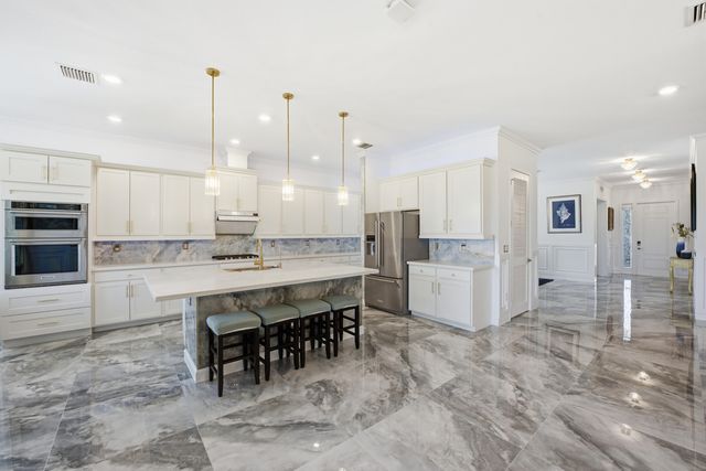 984 Sterling Pine Place, Loxahatchee, FL 33470