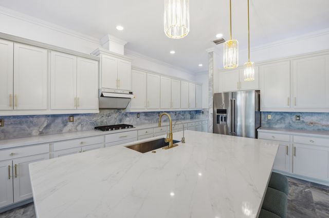 984 Sterling Pine Place, Loxahatchee, FL 33470