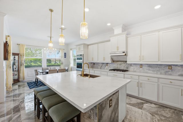 984 Sterling Pine Place, Loxahatchee, FL 33470