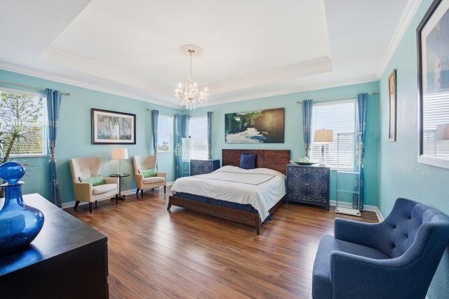 984 Sterling Pine Place, Loxahatchee, FL 33470