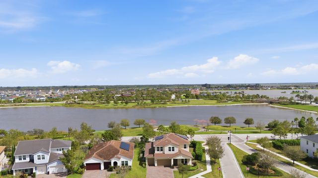 984 Sterling Pine Place, Loxahatchee, FL 33470