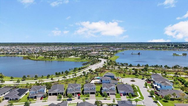 984 Sterling Pine Place, Loxahatchee, FL 33470