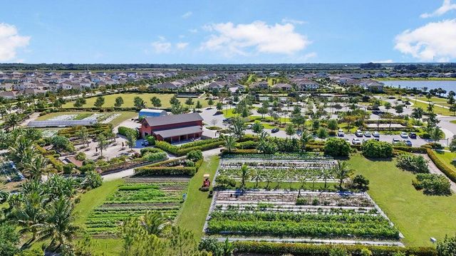 984 Sterling Pine Place, Loxahatchee, FL 33470