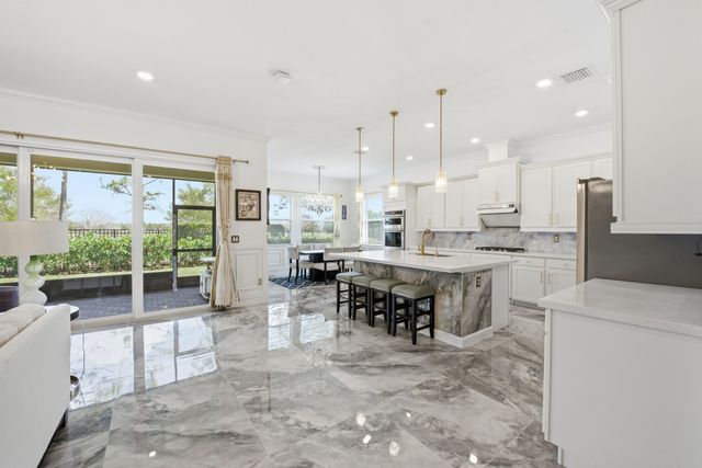 984 Sterling Pine Place, Loxahatchee, FL 33470