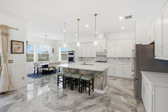 984 Sterling Pine Place, Loxahatchee, FL 33470