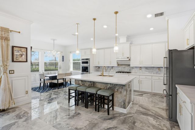 984 Sterling Pine Place, Loxahatchee, FL 33470