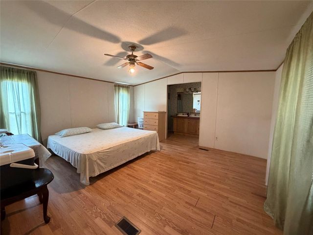 1100 Liberty Avenue, Livingston, TX 77351