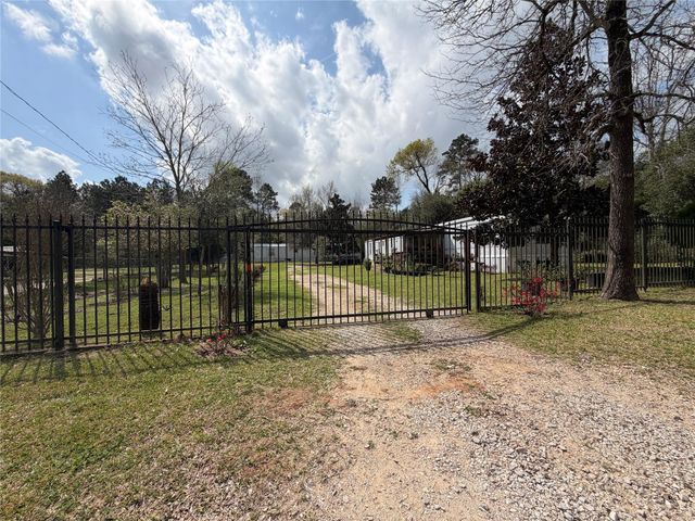 1100 Liberty Avenue, Livingston, TX 77351