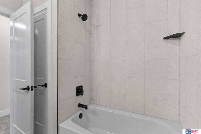 3665 Wilderness Hills Boulevard, Lincoln, NE 68516