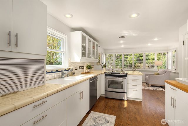 4340 NE 56th Street, Seattle, WA 98105