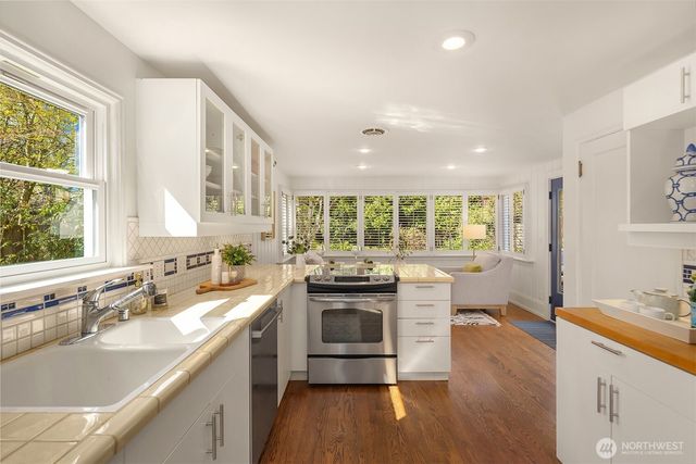 4340 NE 56th Street, Seattle, WA 98105