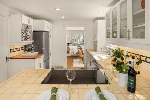 4340 NE 56th Street, Seattle, WA 98105