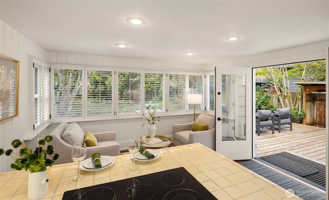 4340 NE 56th Street, Seattle, WA 98105