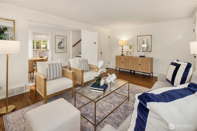 4340 NE 56th Street, Seattle, WA 98105