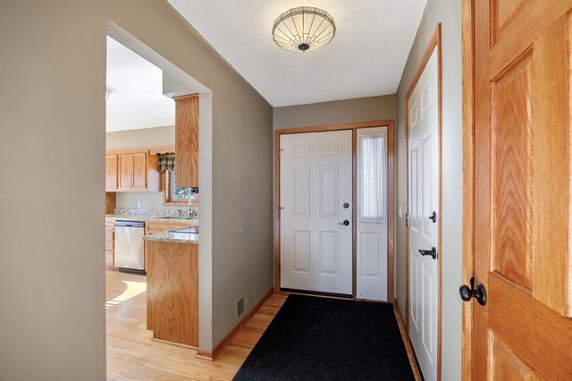 13475 Glenhurst Avenue, Savage, MN 55378