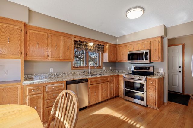 13475 Glenhurst Avenue, Savage, MN 55378