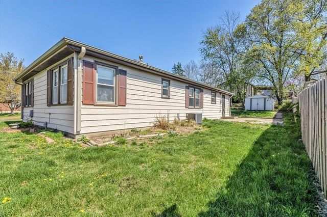 205 E Longfellow Street, Claycomo, MO 64119