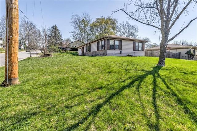 205 E Longfellow Street, Claycomo, MO 64119