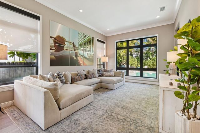 4115 W ZELAR STREET, Tampa, FL 33629